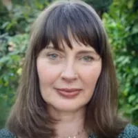 Jennifer Huggins Zapeta headshot.