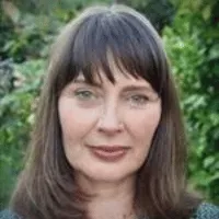 Jennifer Huggans-Zapeta headshot