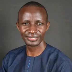 Daniel Maweu headshot.