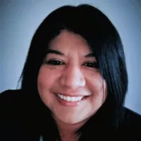 Jennifer Leos headshot.