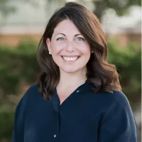 Rebecca Silvers Headshot.